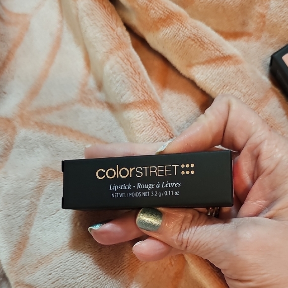 Dramalicious Pink Lipstick by Color Street (202) - Picture 4 of 4